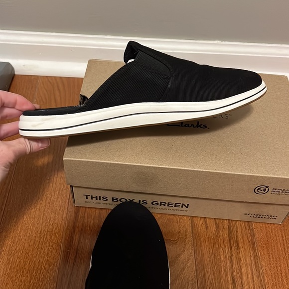 Clarks Cloudsteppers Slip Ons-NWT - Picture 3 of 8